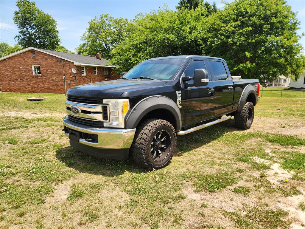 2017 Ford F-250 XLT 4x4 Crew Cab 8' Box's photo
