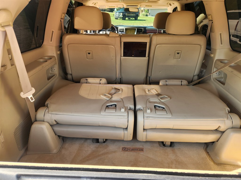 2011 Lexus LX 570 - Photo 17