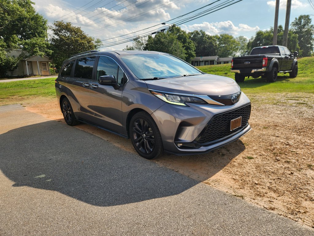 2022 Toyota Sienna XSE - Photo 6