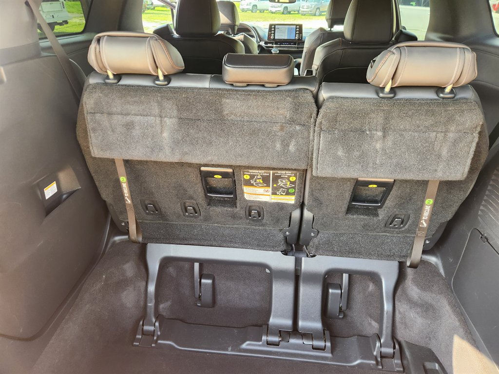 2022 Toyota Sienna XSE - Photo 17