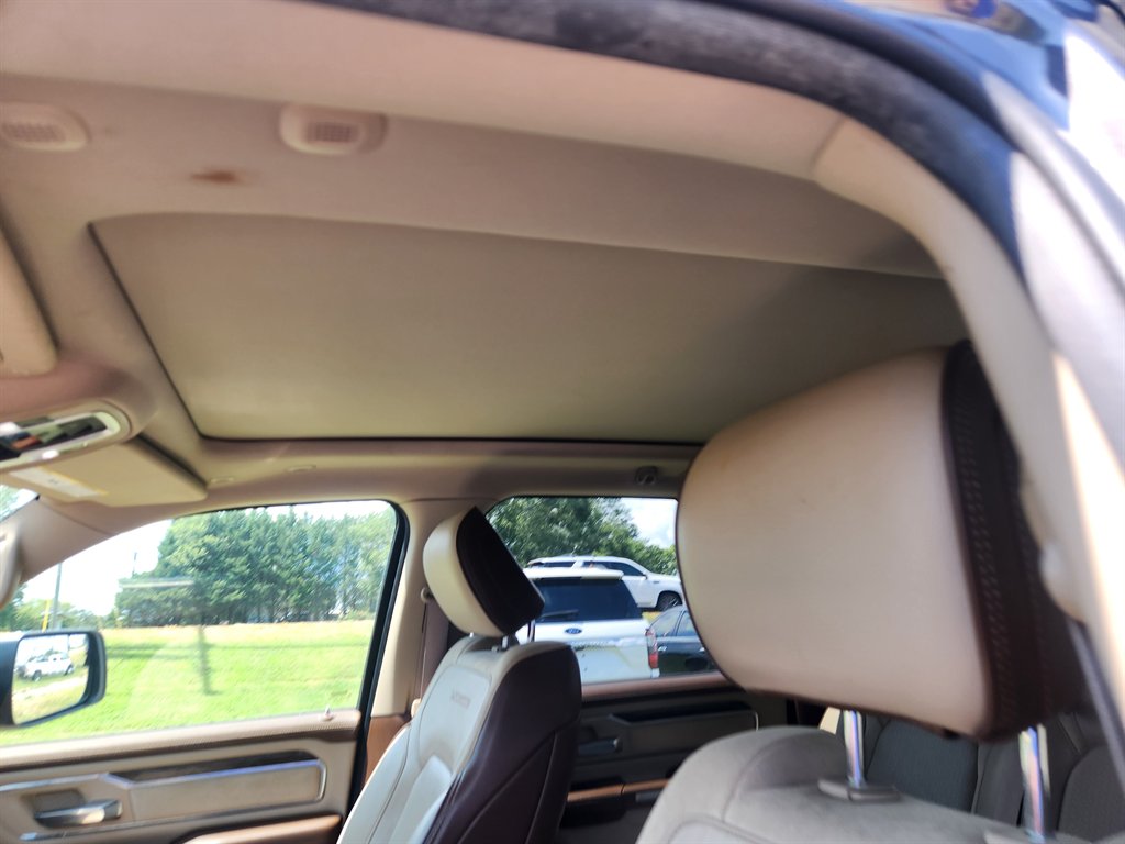 2019 RAM Ram 1500 Pickup Laramie - Photo 15