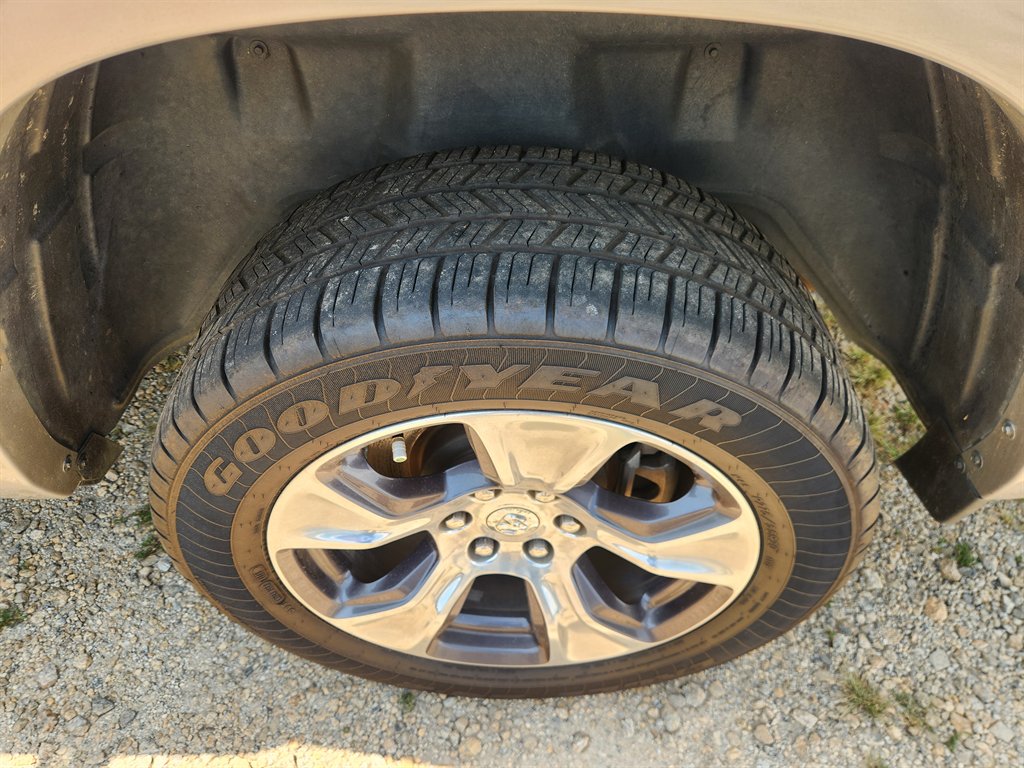 2019 RAM Ram 1500 Pickup Laramie - Photo 10